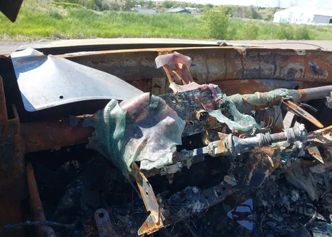 2002 Ford Excursion Limited from USA, damaged, VIN 1FMSU43F12EB34389